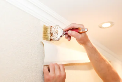 Pose de papier peint à Lamancine — revêtements muraux et toiles de verre